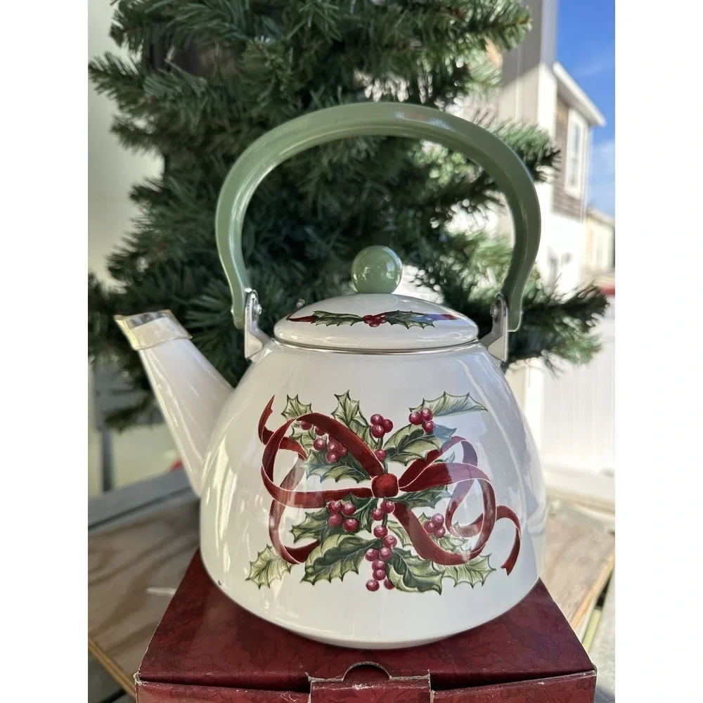 1998 Charter Club Winter Garland Enamel on Metal 2 Qt Tea Kettle Taiwan With Box